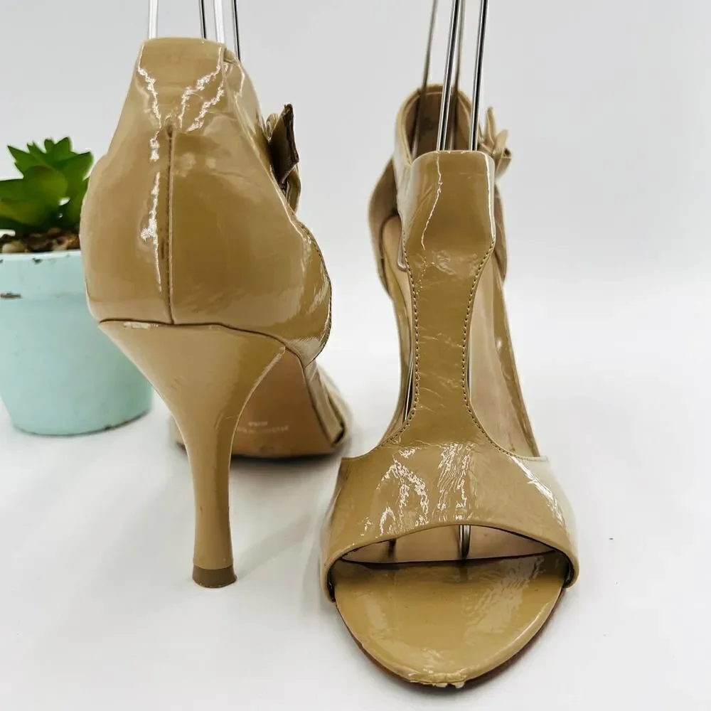 Nine West Nude Patent Leather T Strap Peep Toe Heels Sandals Size 8.5